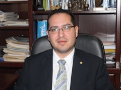 Lic. Fernando Avilés